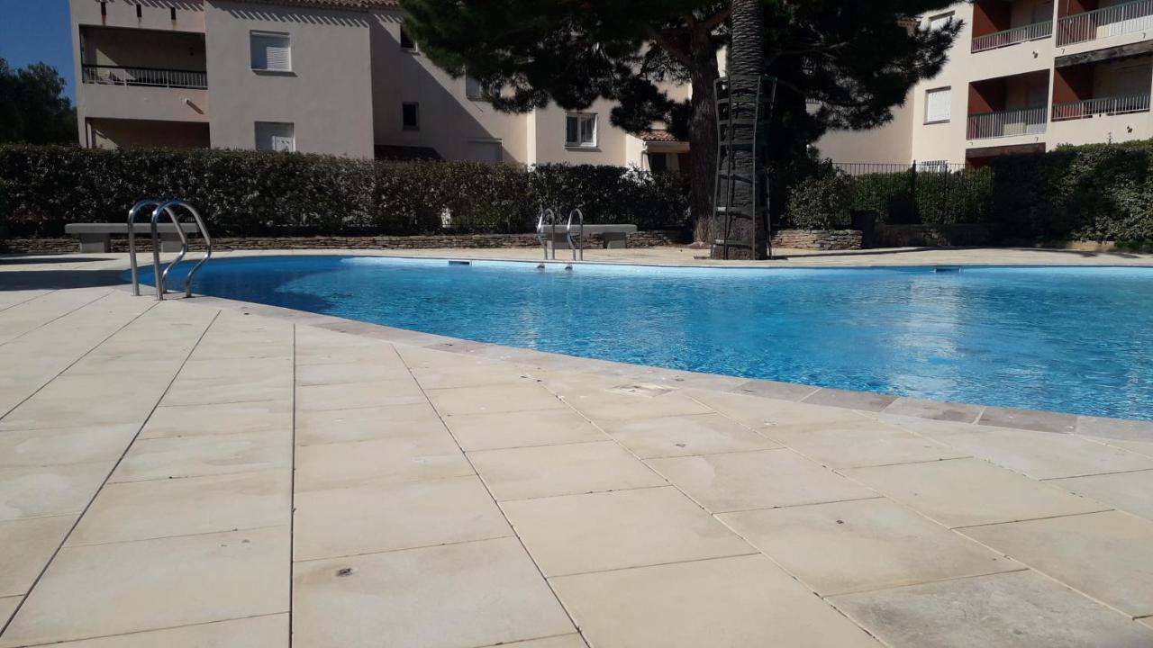 Bandol Nature Et Loisirs: Parking/ Piscine Экстерьер фото